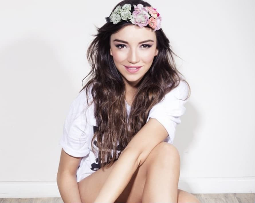 Regina Blandón demuestra que es una 'niña normal'...¡Y muy sensual!