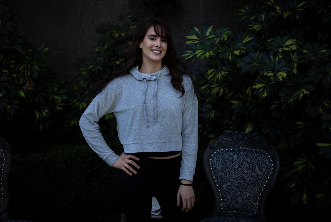 Gala Montes, quien presumió su nuevo look, se dijo estar emocionada de tener la oportunidad de estelarizar esta gran telenovela.