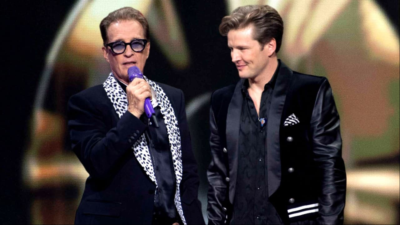 Alexander Acha ha destacado en el mundo musical, habiendo heredado el amor por la música de su padre, Emmanuel.