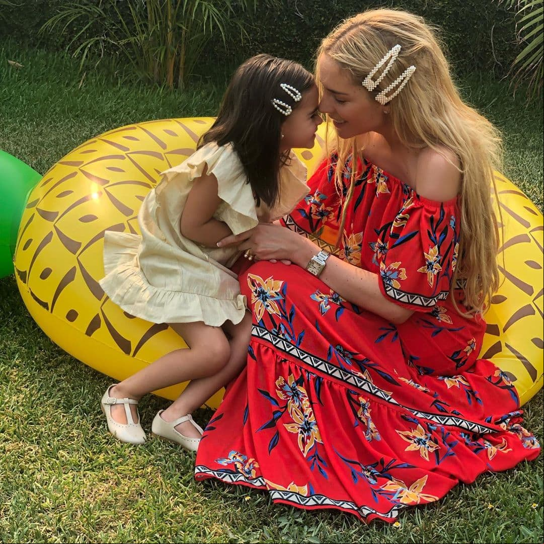 La modelo Tania Ruiz, que hace unos días confirmó su amor por Enrique Peña Nieto en Instagram, organizó una gran fiesta para su hija Carlotta, quien cumplió cinco años.