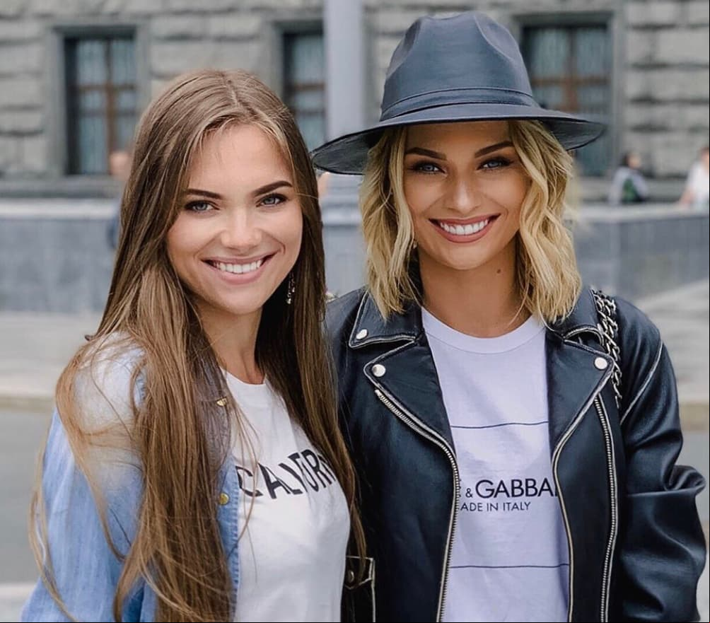 La distancia no es impedimento para que Nina sea muy cercana a Irina, ya que a pesar de vivir en Rusia, la joven ha venido a México en varias ocasiones para visitar a su famosa hermana.