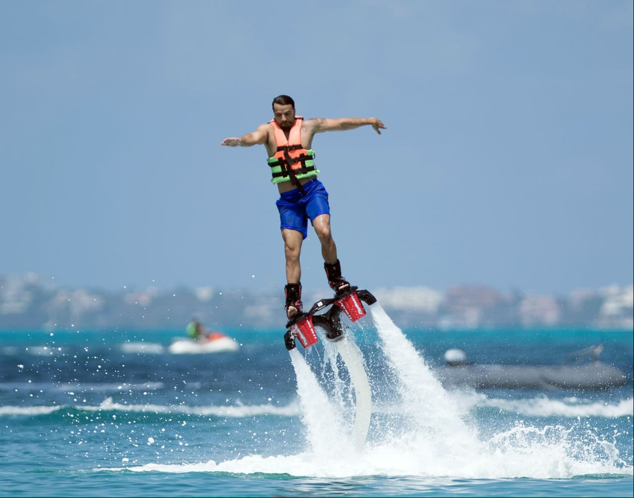 Luis Fonsi se la pasó increíble en Cancún.
