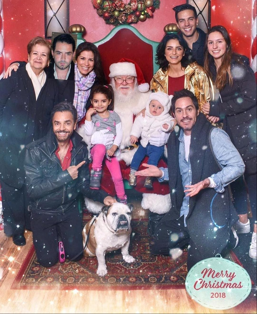 Pero donde más nos cautivó fue en el reality que hizo con su familia, ‘De viaje con los Derbez’, donde descubrimos que es un chico con muy buenos sentimientos y, sobre todo, alguien que ama a su familia y trabaja muy duro para lograr lo que se propone.