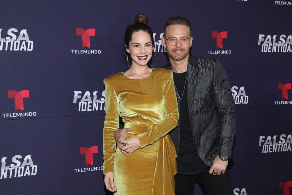 De igual manera, también en 2018, Camila Sodi protagonizó la teleserie 'Falsa identidad' junto a Luis Ernesto Franco.