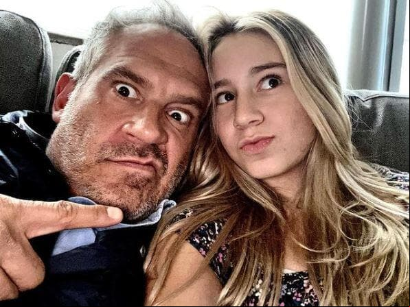 La primera hija de Arath de la Torre, Gala, ya debutó en su primera telenovela junto con su padre ('Mi marido tiene más familia') y hasta cantando en el programa 'Hoy', perfilándose para entrar al mundo del espectáculo de lleno más adelante.
