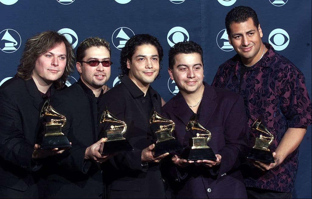 Chris Pérez y su banda ganan GRAMMY en 2000