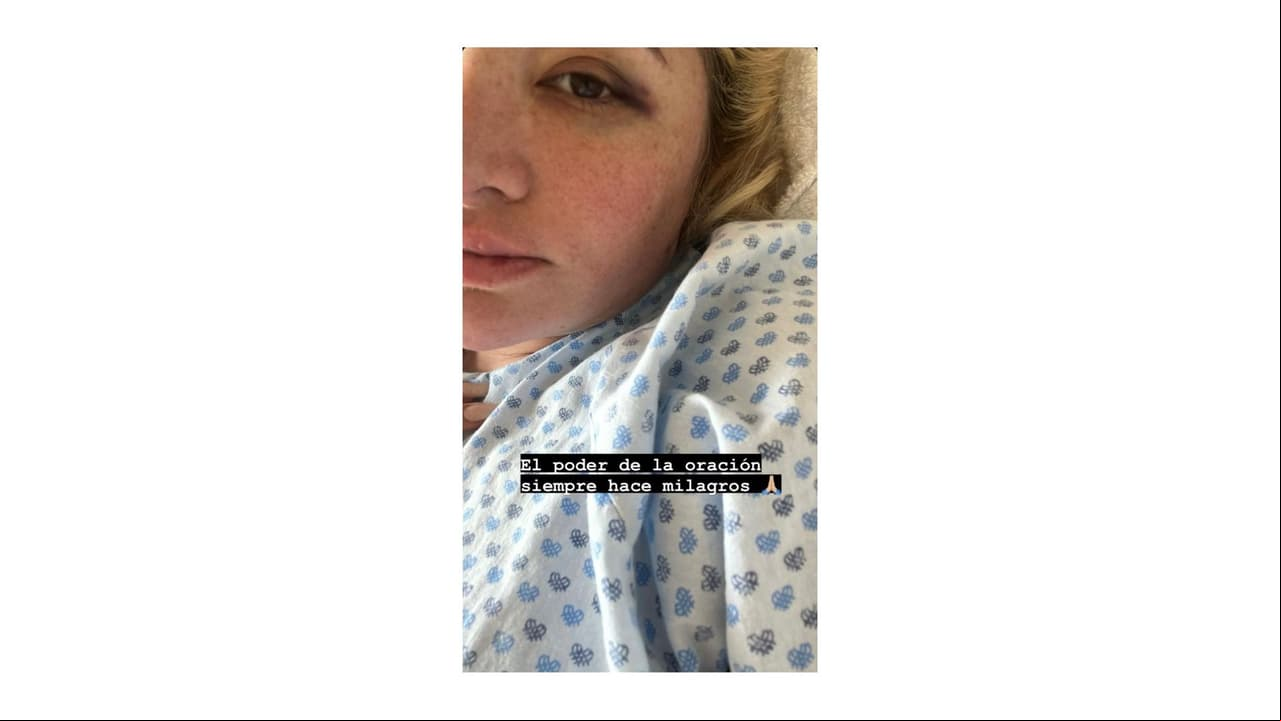 La modelo mexicana publica fotografía desde el hospital.
