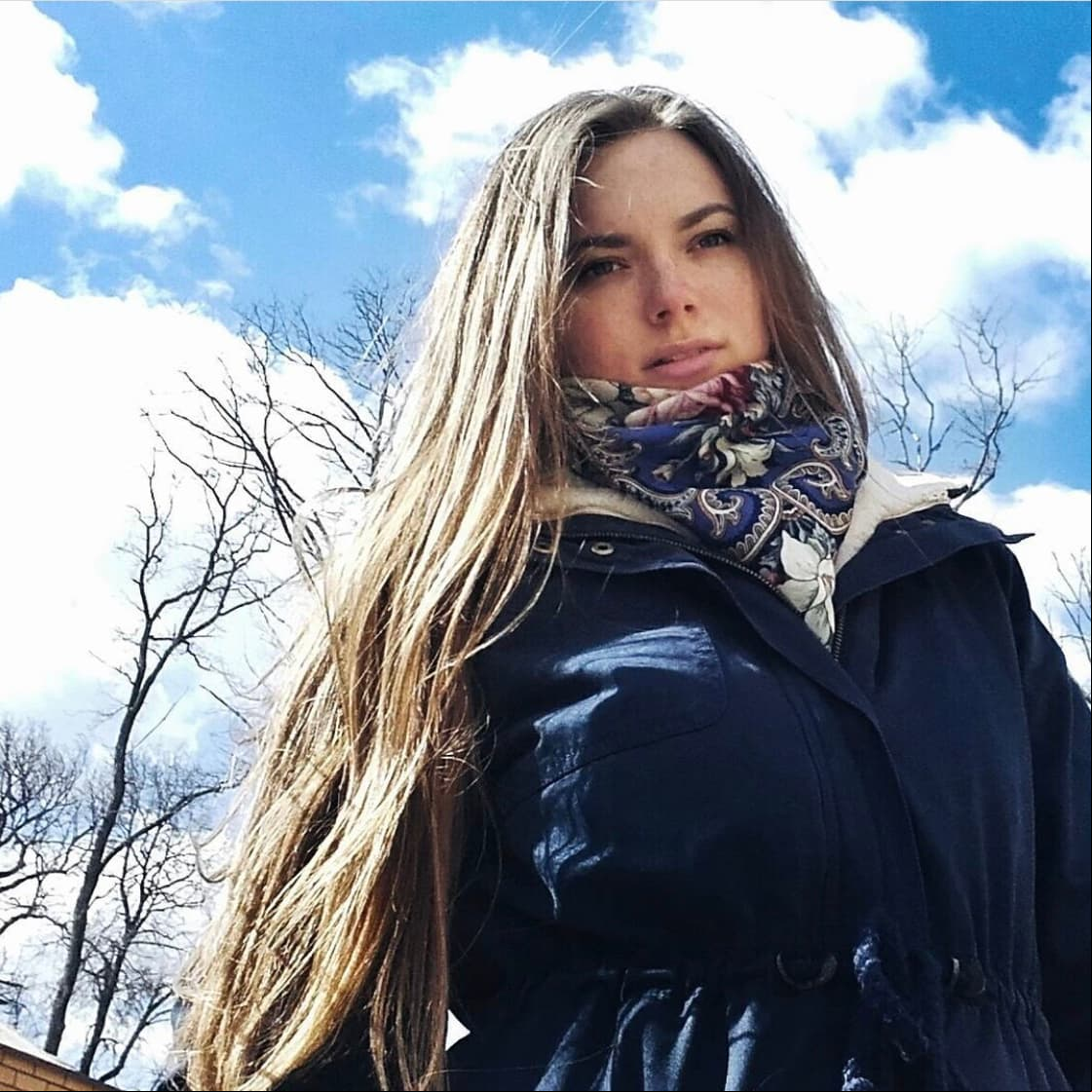 ¿Qué piensas entre el parecido de la joven de 28 años y su famosa hermana?, ¿Crees que se parecen?