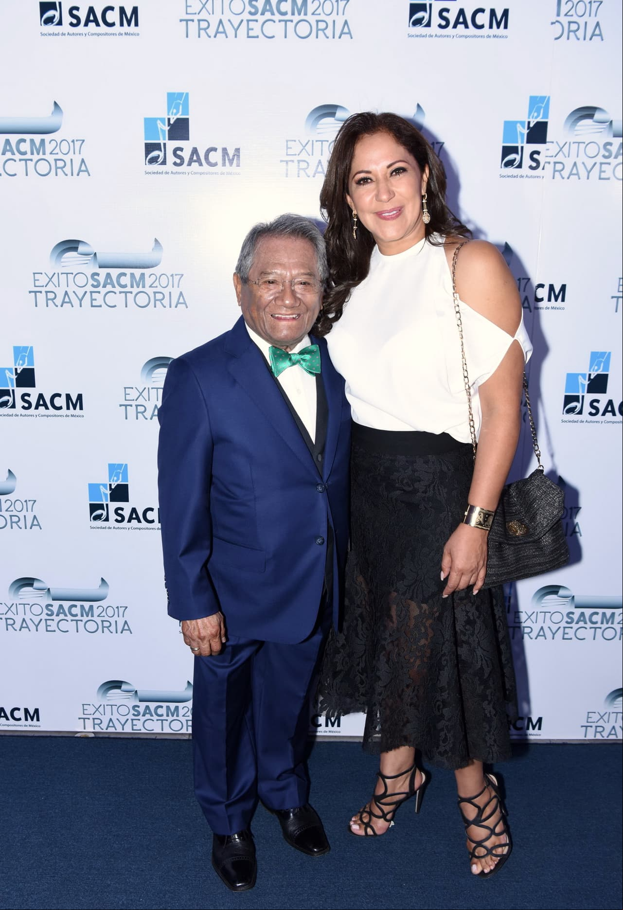 Armando Manzanero presintió su muerte, afirma viuda: ‘Me dio un beso y dijo que nos veíamos pronto’