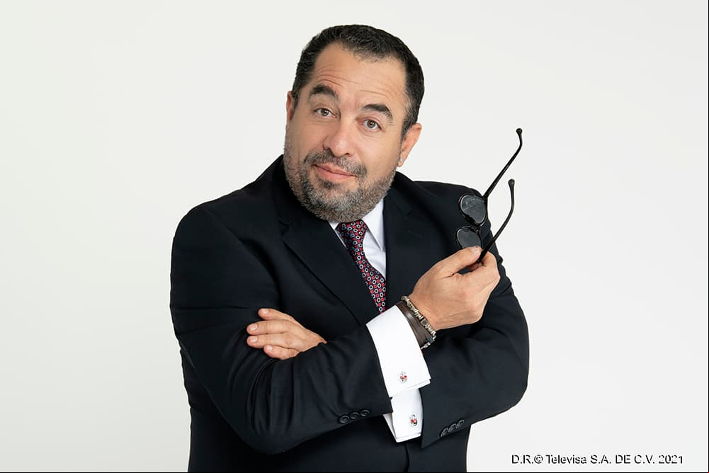 Juan Carlos 'El Borrego' Nava completa esta tercia de abogados que juntos hacen que la corte sea un recinto lleno de humor.