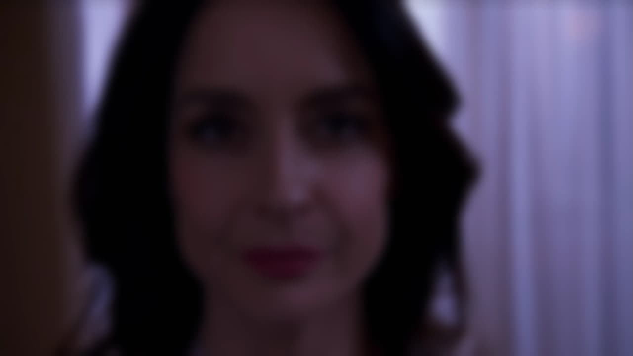 Él cae rendido porque cree ver a 'Natalia' en lugar de 'Olga'.