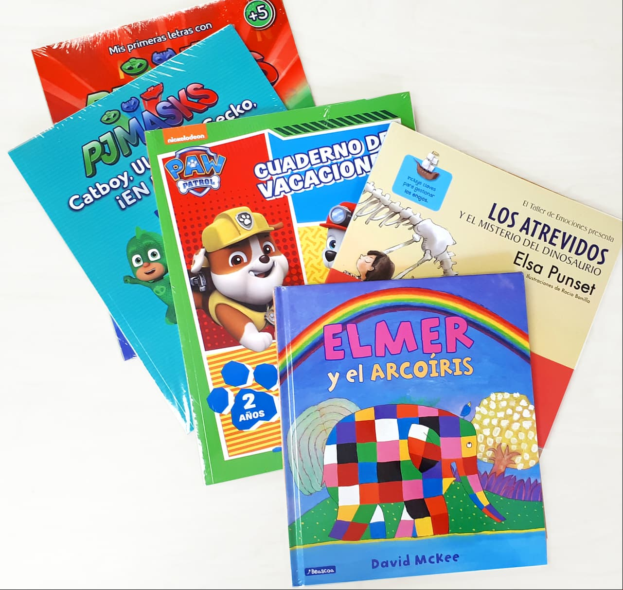 Diviértete estas vacaciones leyendo con tus hijos