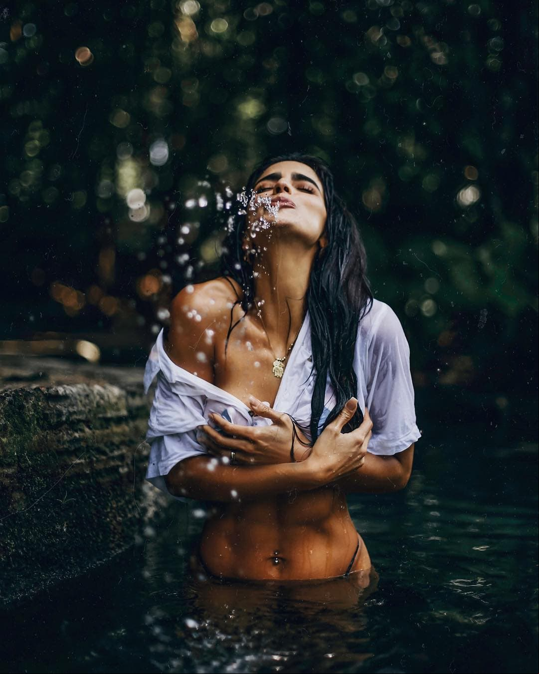 Bárbara de Regil enamora en redes sociales con su figura