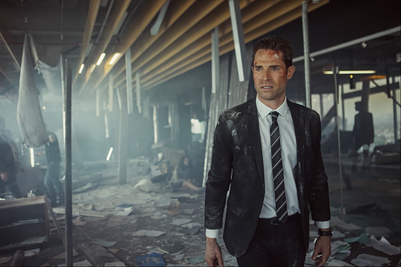 En fotos: Sebastián Rulli e Irina Baeva graban la explosión del gran inicio de El Dragón