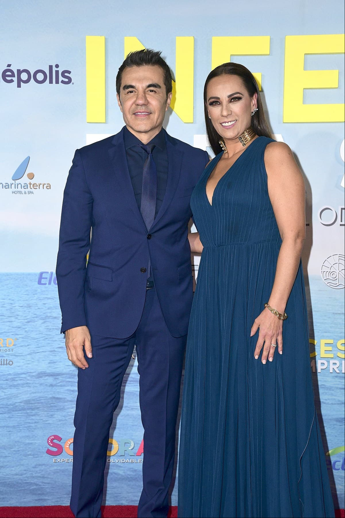 Adrián Uribe y Consuelo Duval incursionan en el cine con éxito por esta razón