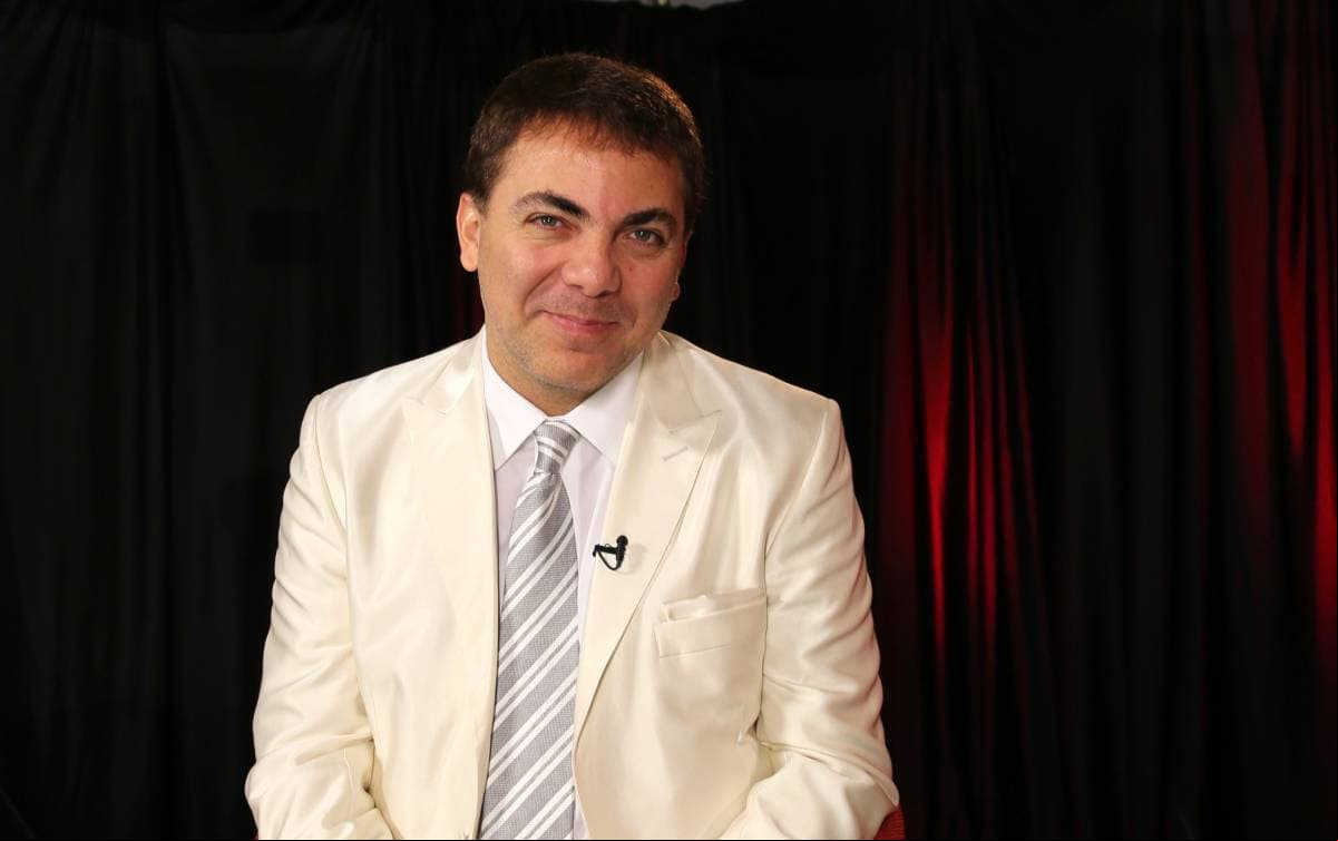 ¿Por qué el nuevo look de Cristian Castro ha causado revuelo?