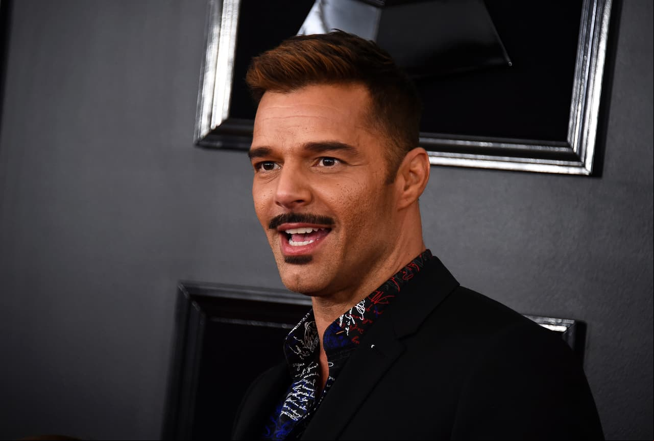 Ricky Martin desfiló por la alfombra del Grammy con nuevo acompañante