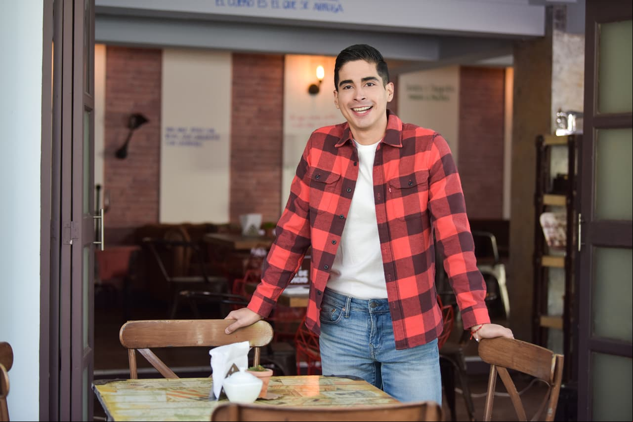 Pepe Valdivieso seguirá siendo uno de los conductores digitales y actores que ayudan a 'Pato' y 'Marieta' en el café.