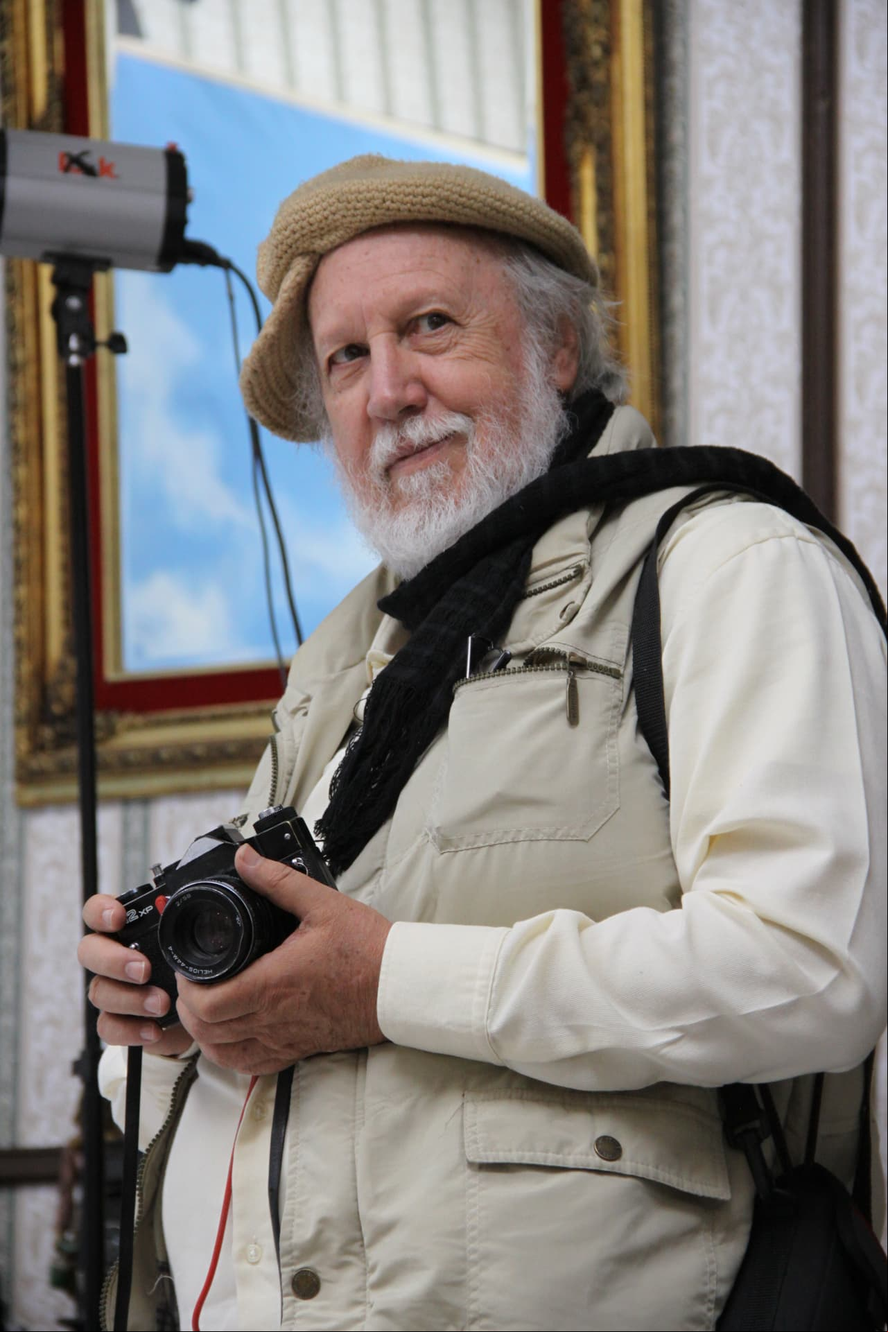 Héctor Ortega interpretó a Joselo, un fotógrafo veterano que vive con su nieta Mayra.