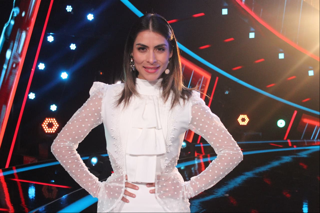 Debido a que Bianca Marroquín no pudo estar en esta emisión, la cantante María León tomó su lugar como jueza de baile.