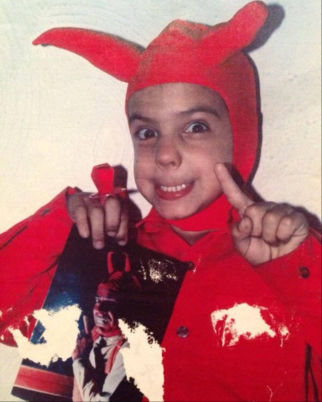 Desde muy chiquito, a Vadhir ya se le veían las dotes en la actuación. Así que a los seis años empezó a tener breves apariciones en tele, al lado de su papá, quien por su puesto, más tarde lo invitó a participar en la Familia P. Luche.
