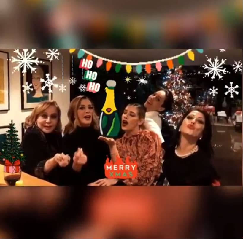 Su buena amistad y complicidad se fracturó hace aproximadamente un año, y aunque se desconocen las causas exactas, la situación quedó expuesta cuando Michelle Salas compartió un video familiar sin mencionarla.