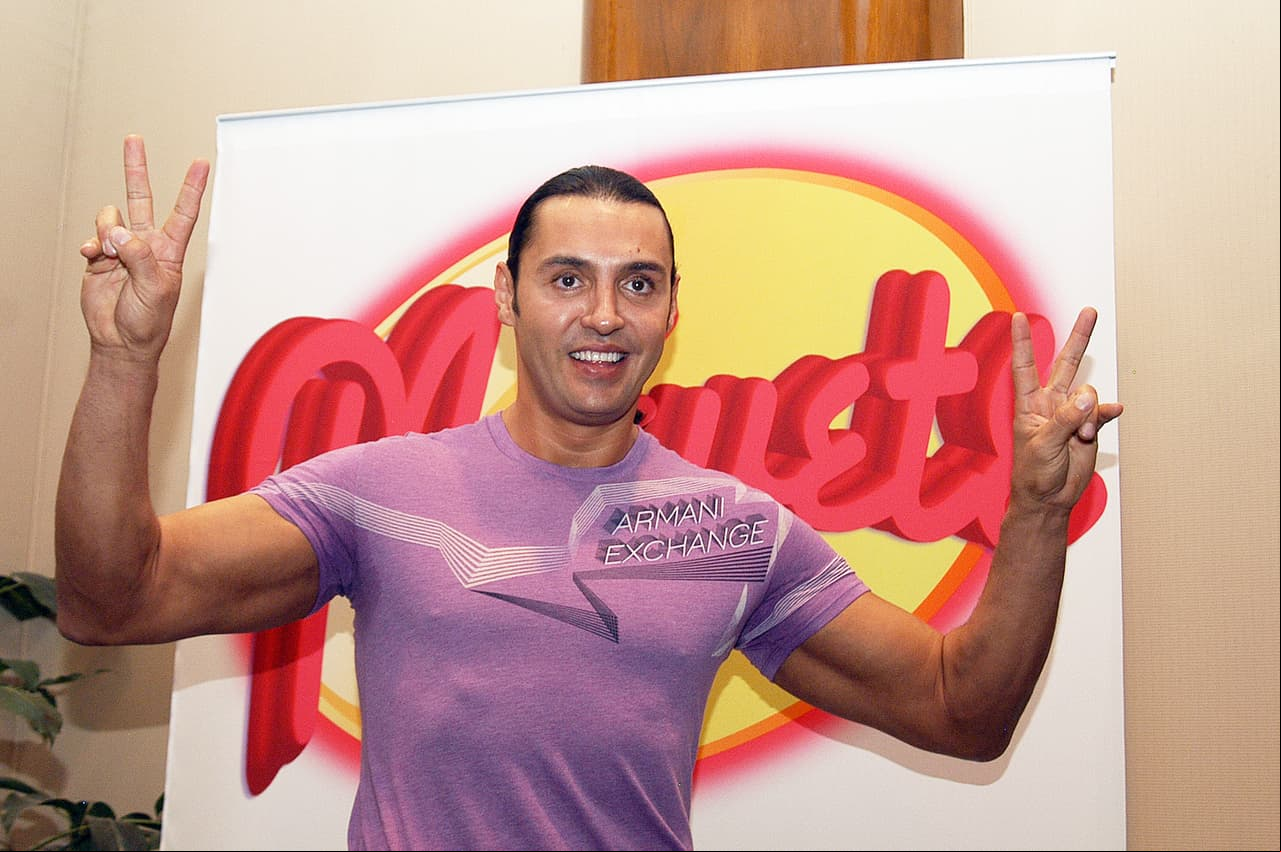 Latin Lover fue uno de los conductores del programa ‘Muévete’ junto a Maribel Guardia y Juan José Ulloa.