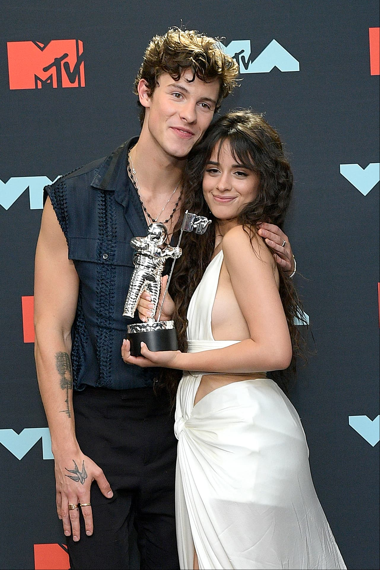 Shawn Mendes es señalado en redes por gritarle a Camila Cabello por un yogurt