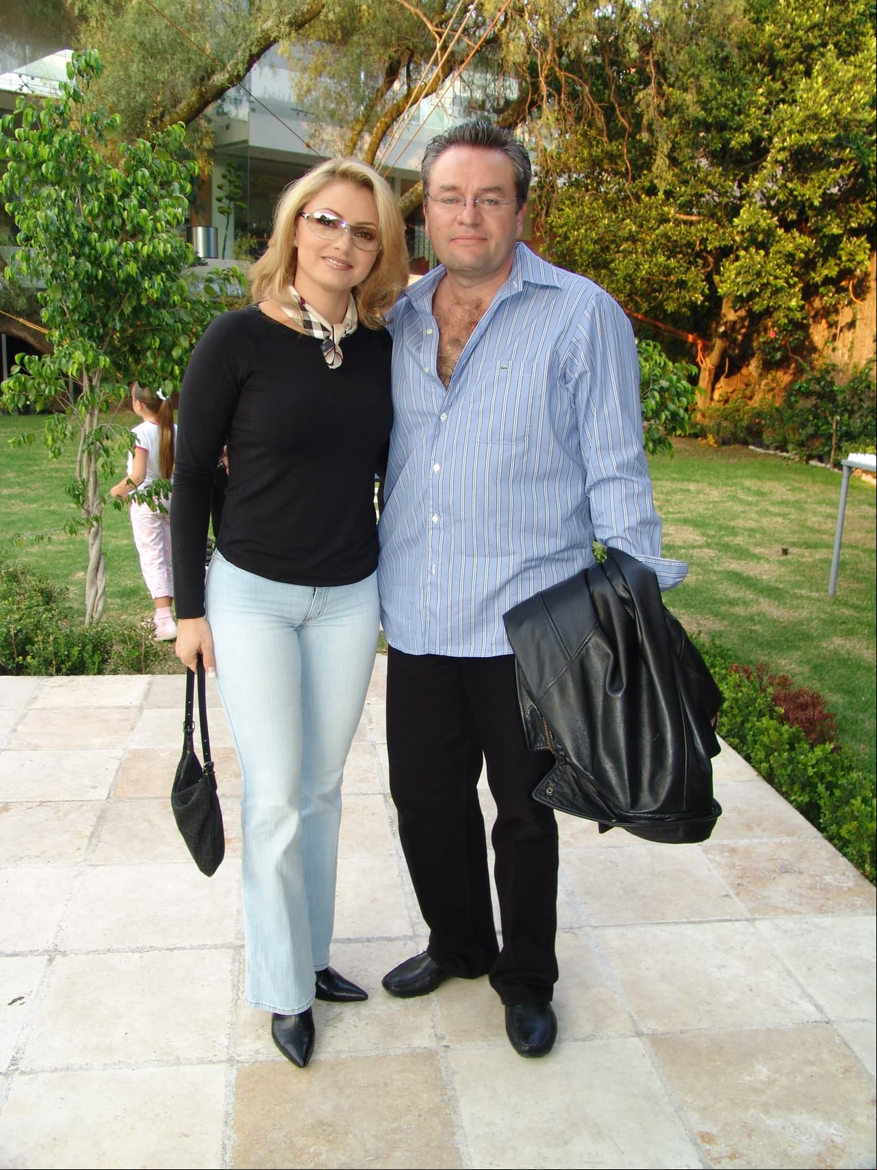 Sacerdote afirma que Angélica Rivera y ‘El Güero’ Castro siguen casados por la Iglesia