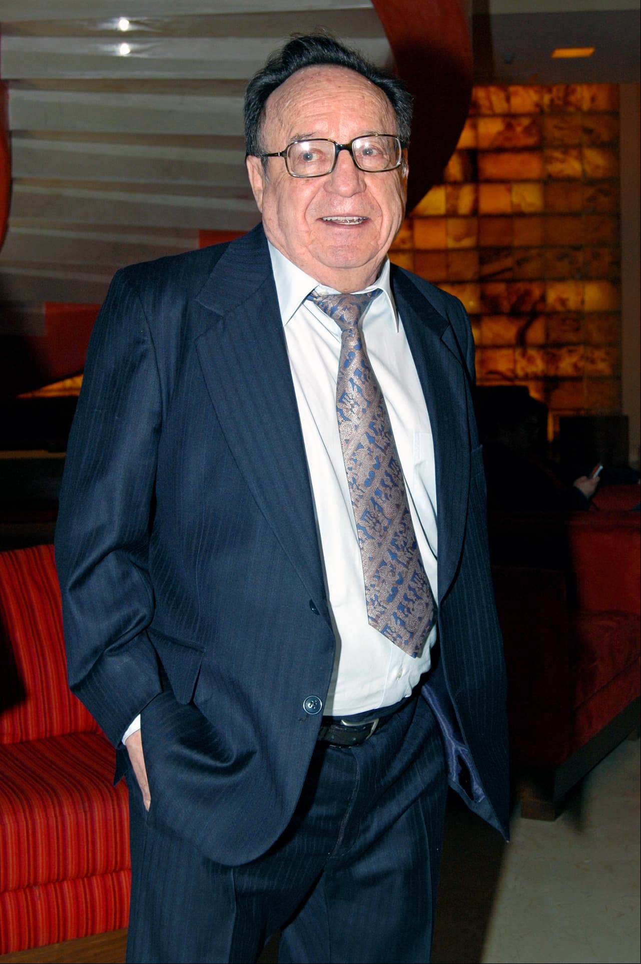 El 28 de noviembre de 2014 a la edad de 85 años, Roberto Gómez Bolaños ‘Chespirito’ falleció en Cancún alrededor de las 14:30 horas debido a complicaciones respiratorias. Los restos del actor fueron trasladados a la Ciudad de México un día después, donde se le rindió un homenaje en el Estadio Azteca y una misa privada con su familia y amigos más cercanos, para después ser sepultado en el Panteón Francés en una ceremonia privada.