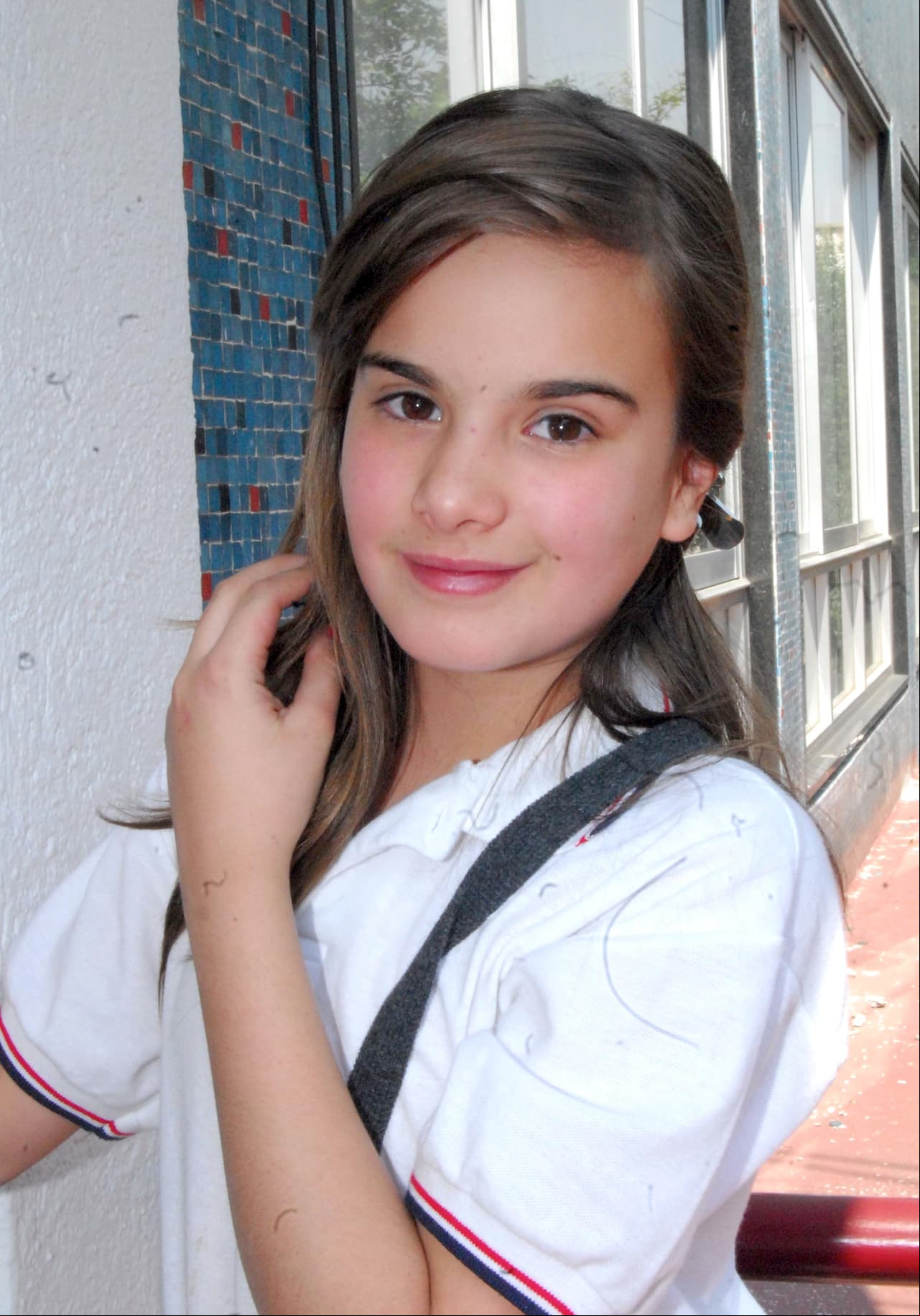 Cuando solo era una niña, Montes acompañó a su hermana mayor a un casting, sin saber que captaría la atención de los directores y así conseguiría su primer papel como actriz. Fue así, que 2007, cuando solo tenía seis años debutó en la serie de comedia 'La Niñera', protagonozada por Lisset, Francisco de la O y Marta Verduzco, entre otros.