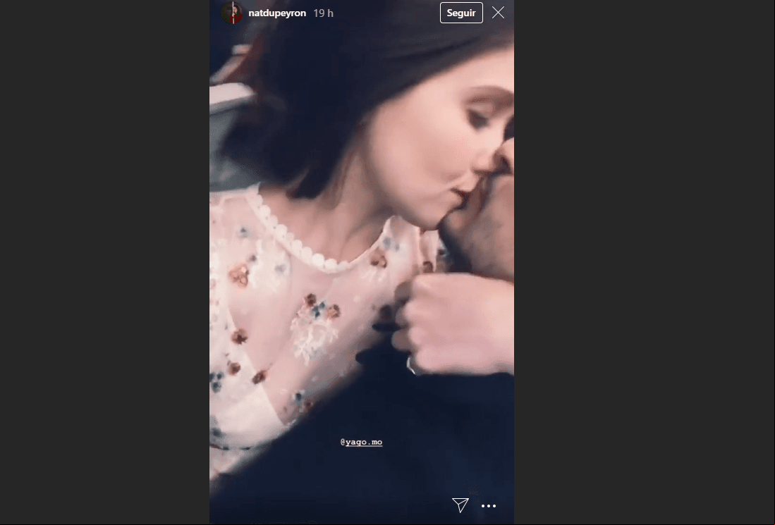 Dupeyrón, de 28 años, compartió historias de Instagram en las que aparece feliz junto a su ahora esposo, Yago, de 29.
