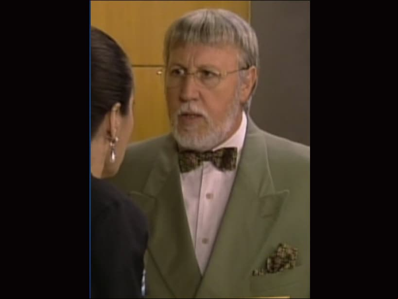 En 2001, Héctor se integró al elenco de ‘Aventuras en el tiempo’ tras la muerte del actor Luis de Icaza, donde dio vida a ‘Kent Wolf’.