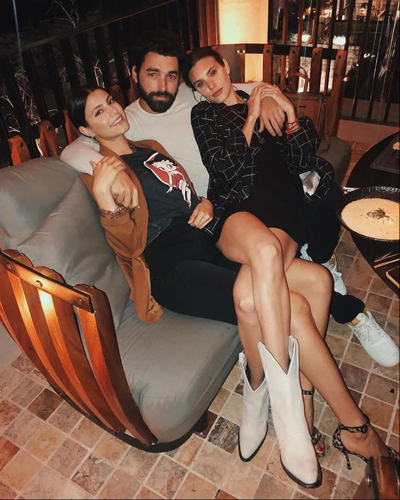 Mientras que Macarena coincidió con Bárbara y Gonzalo Peña en una fiesta en San Miguel de Allende. “Mi emoción absoluta en la vida de encontrar a estos dos. Gracias por un fin de semana hermoso”, escribió la intérprete argentina junto a la imagen que subió el pasado 17 de febrero.