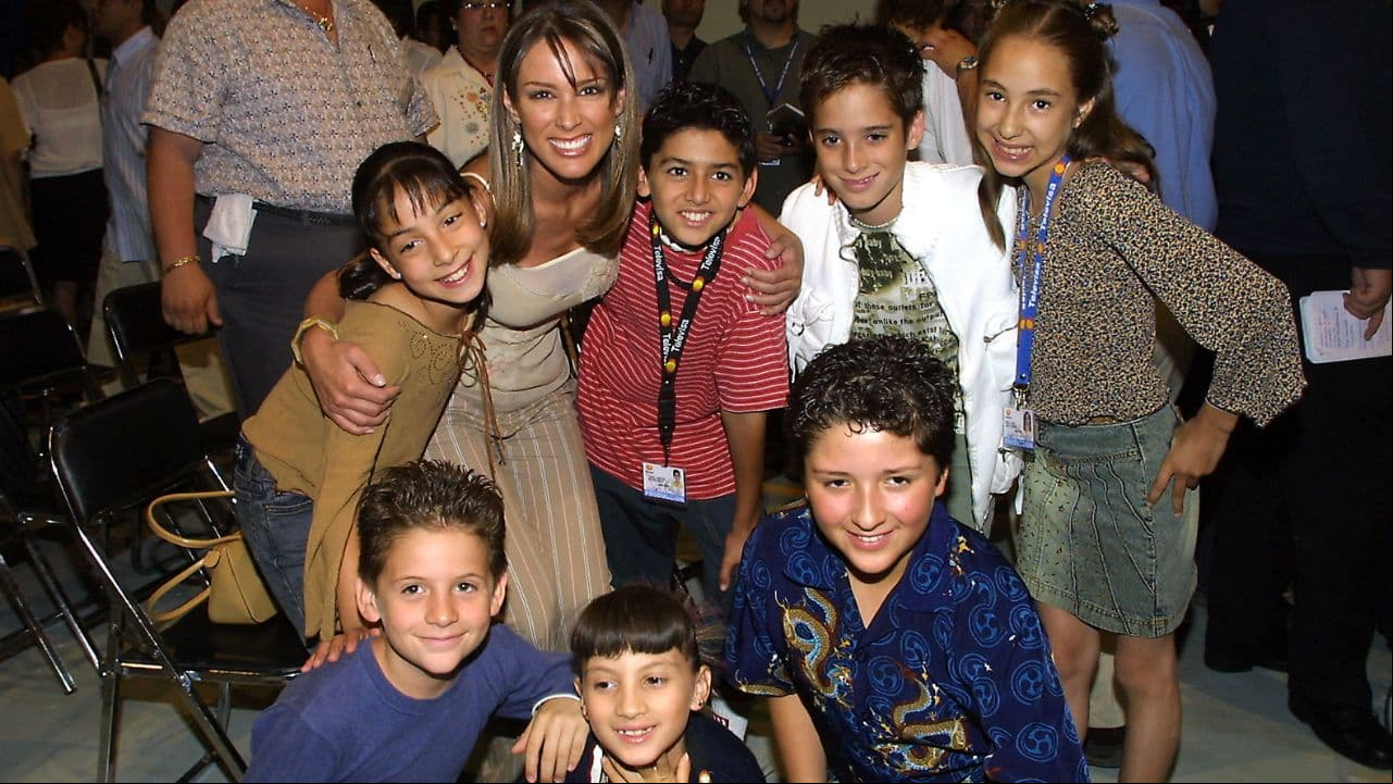 Jacqueline Bracamontes durante la presentación de Alegrijes y rebujos