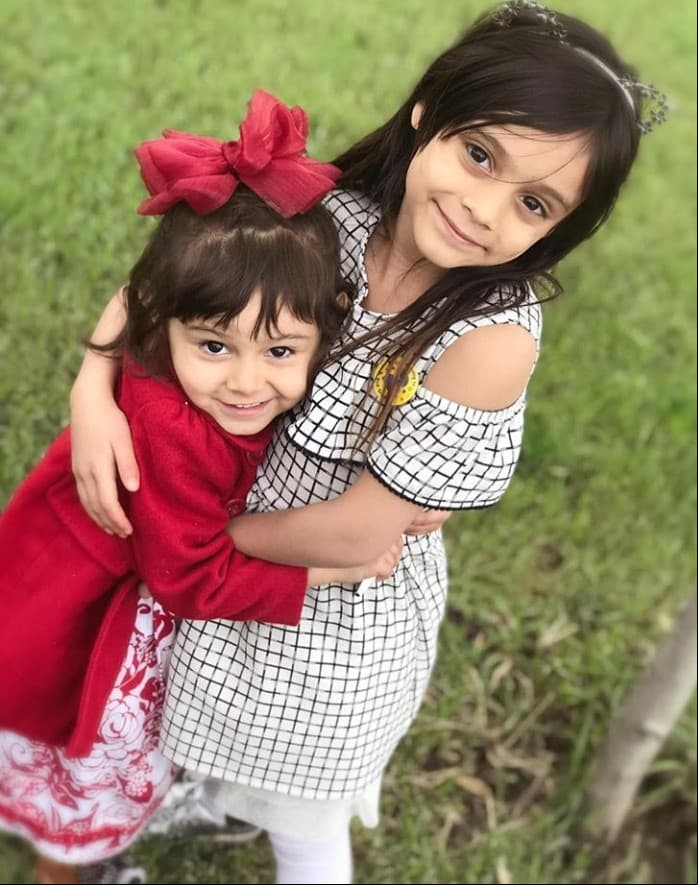 Sydney es la hija menor de Allisson Lozz y tiene cinco años. Al igual que su hermana ha cautivado con su belleza, la cual queda resaltada en las sesiones fotográficas que realizan para la lente de su madre, quien desde su retiro se convirtió en fotógrafa profesional.