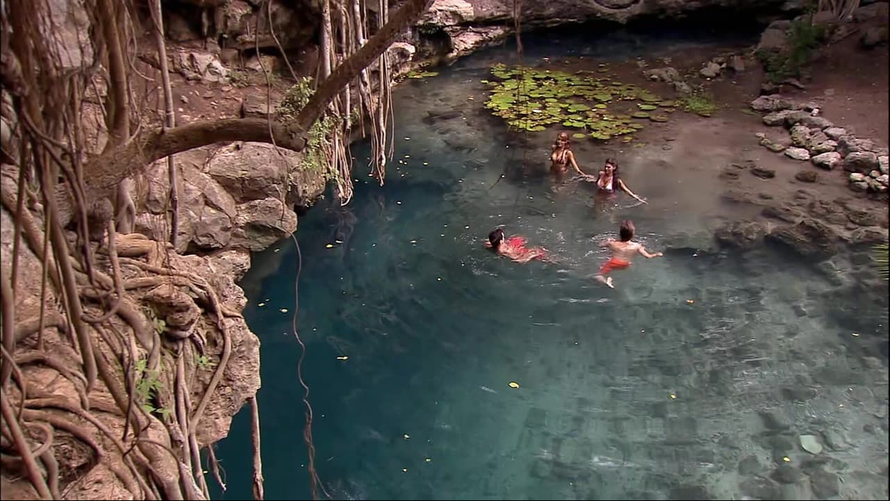 Elisa, Damián, Gael y Paloma disfrutan su vida en el cenote