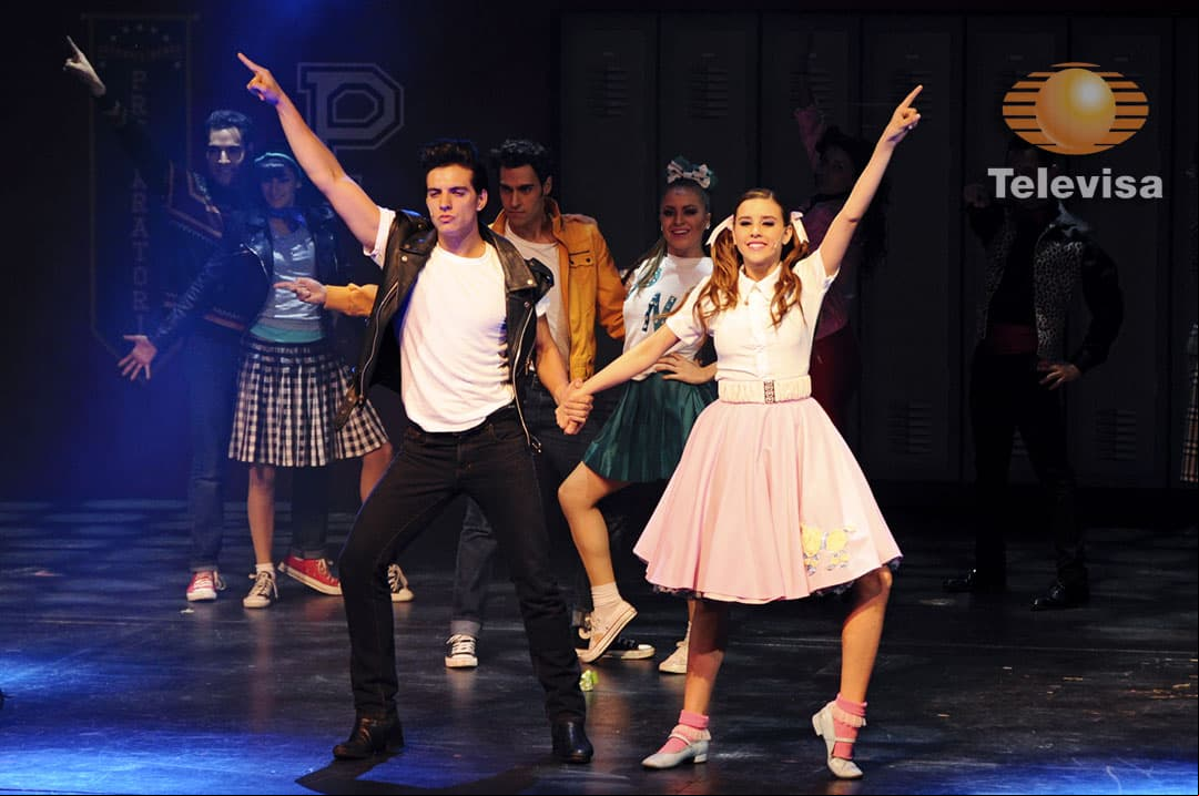 En 2013 se confirmó que la actriz sería la protagonista de 'Vaselina', adaptación teatral de la película 'Grease'. Compartió escena con Vadhir Derbez.