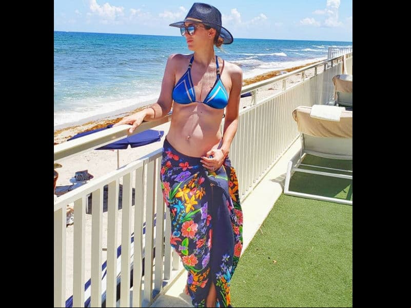 La condcutora Jacqueline Bracamontes mostró que ya se le nota su pancita