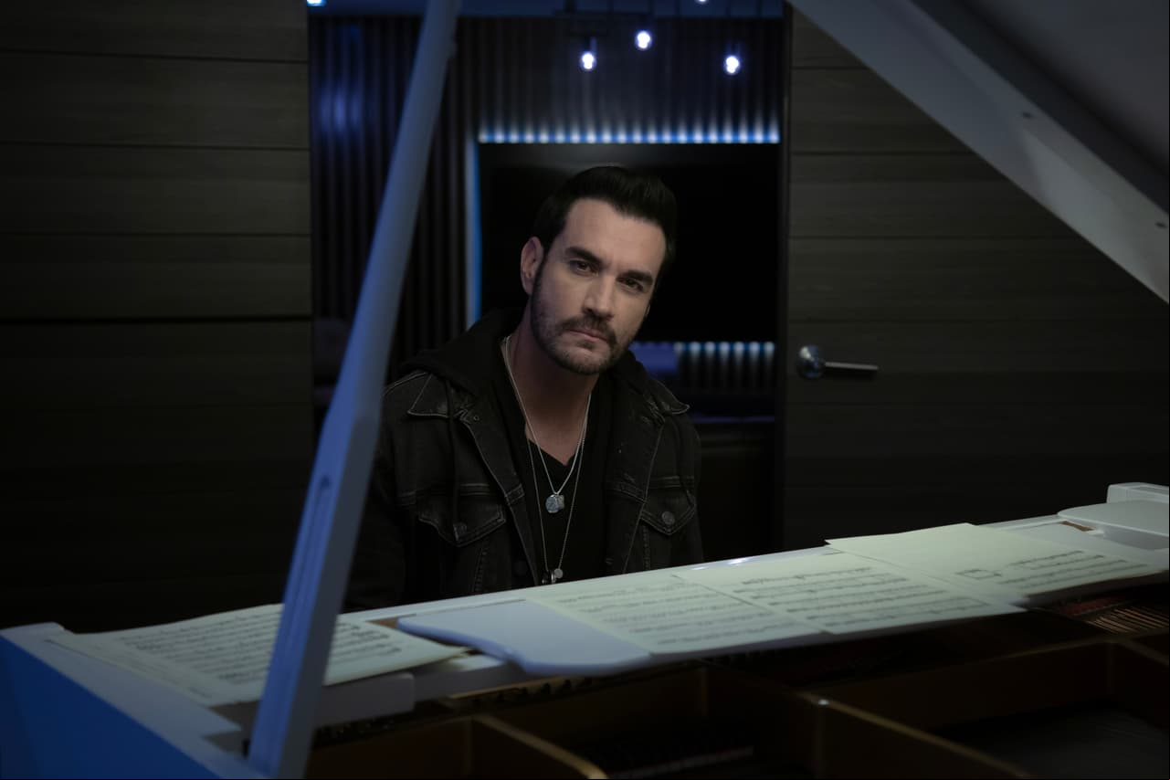 David Zepeda se reencuentra con su lado musical en ‘Pienso en Ti’