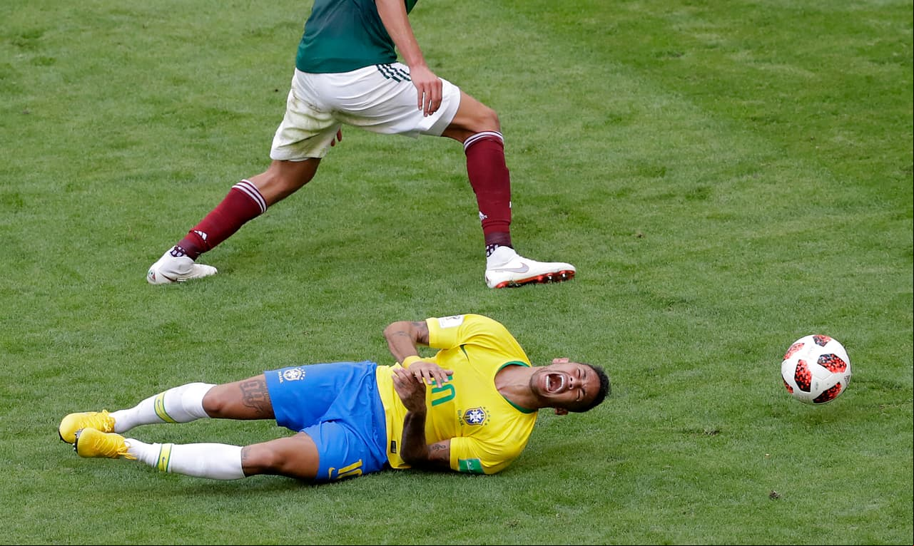 Neymar causó revuelo en redes sociales por su actuación en el partido contra México