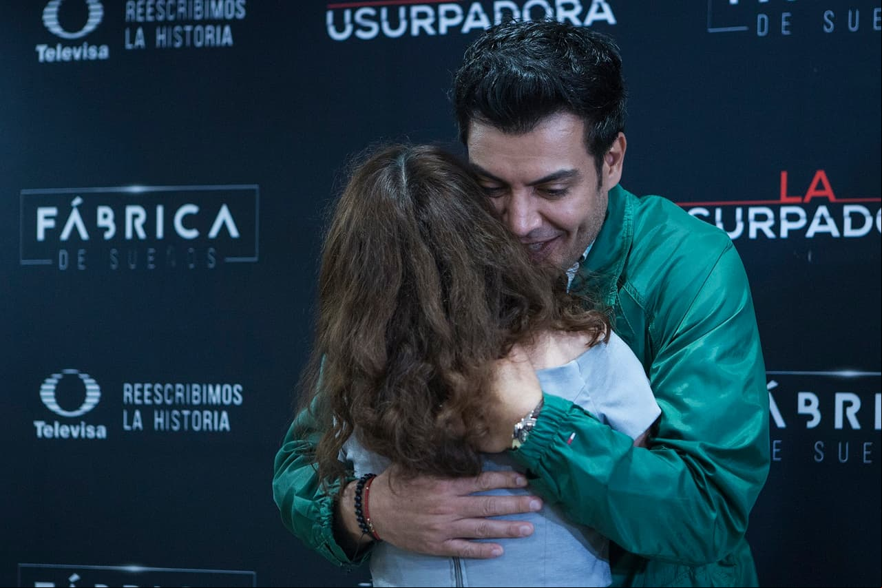 Andrés Palacios agradeció el cariño del público que lo ovacionó por su personaje de 'Carlos Bernal' en La Usurpadora.
