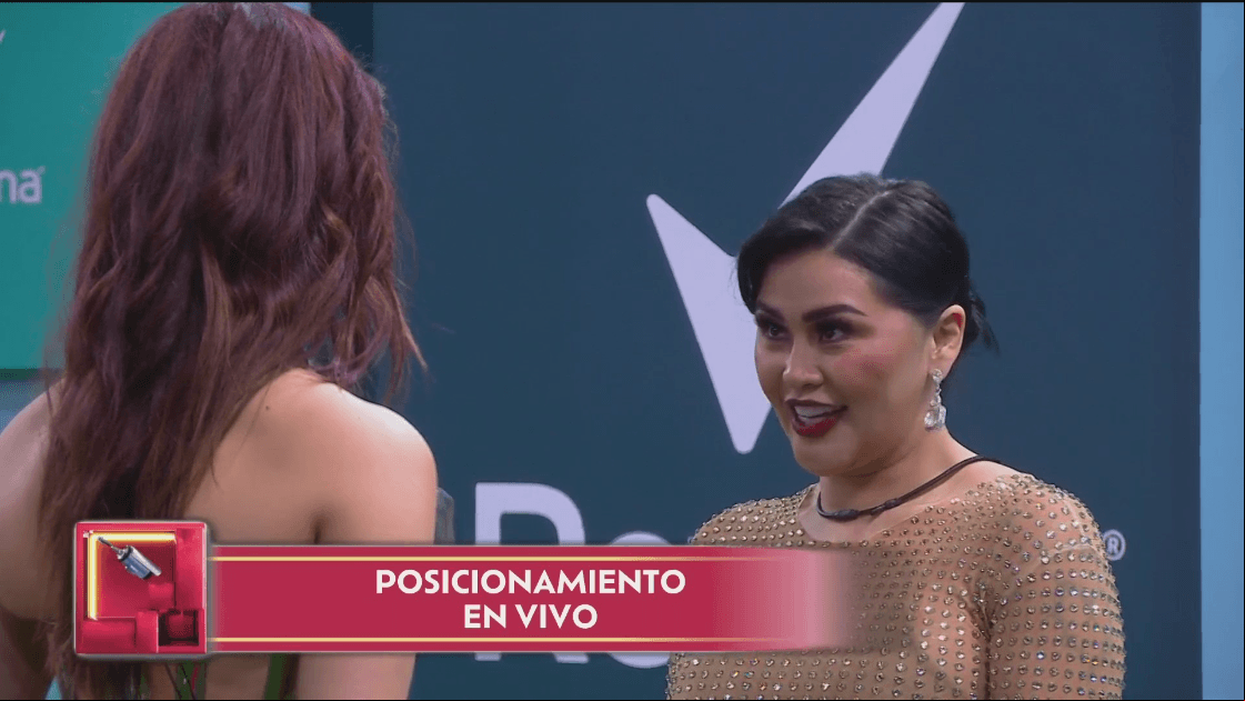 Gomita se posiciona frente a Gala Montes