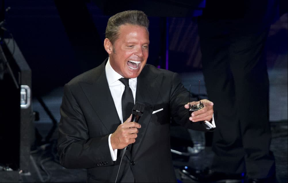 Tras el eclipse... ¡lluvia solar! Así fue el concierto de Luis Miguel en el Auditorio Nacional