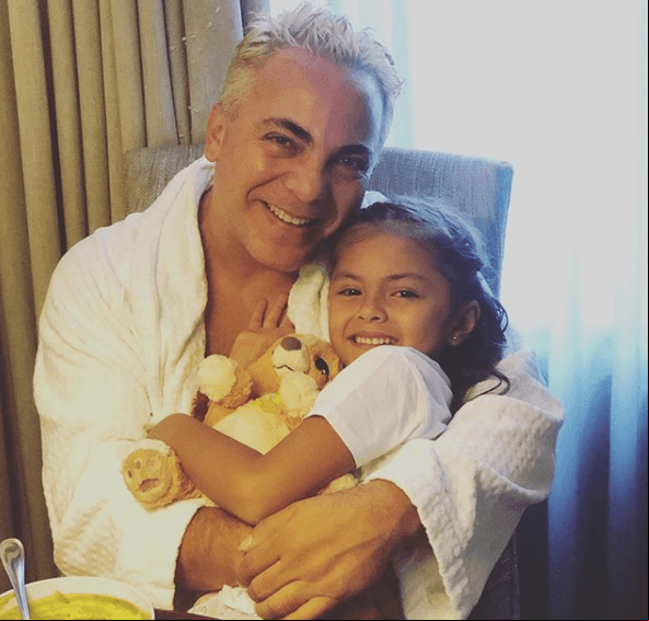 Recordemos que Rafaela es producto de la relación que sostuvieron Cristian Castro y Paola Eraso, con quien la menor vive en Colombia.