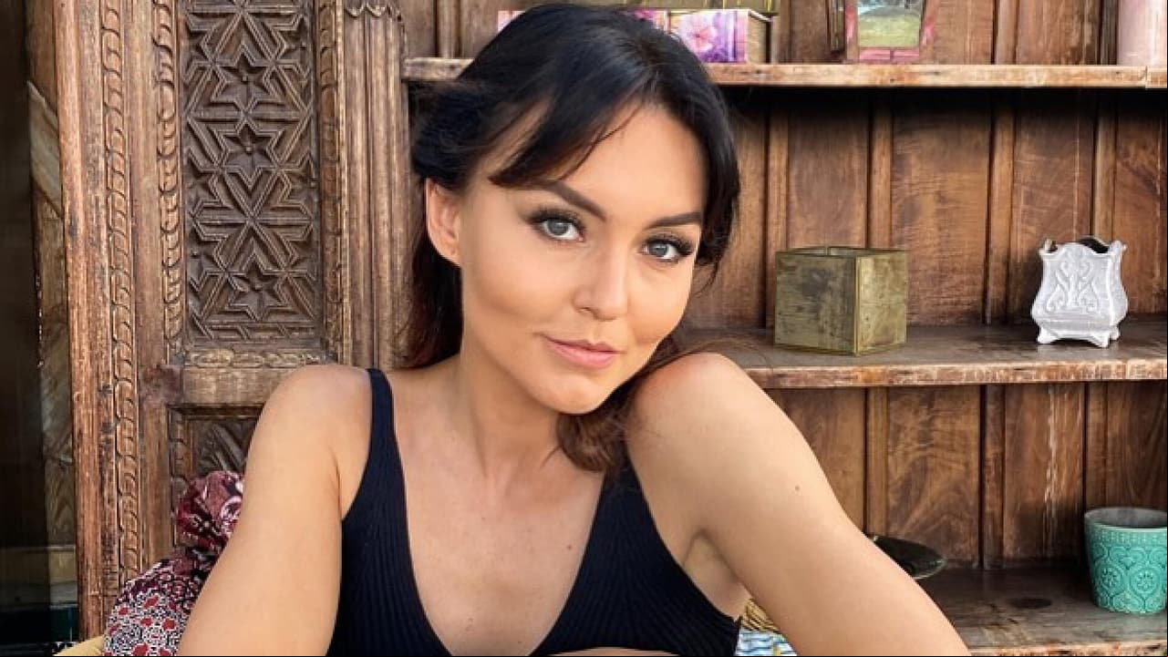 Angelique Boyer amadrina ‘Me caigo de risa, Gala disfuncional’ por Las Estrellas