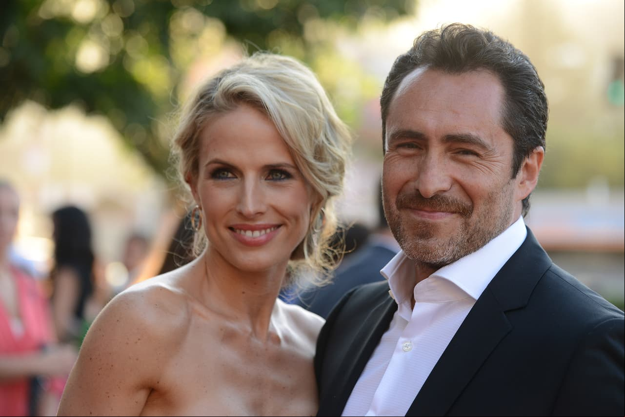 Demián Bichir anunció en su cuenta de Instagram que el pasado 20 de abril su esposa Stefanie Sherk murió a los 37 años.