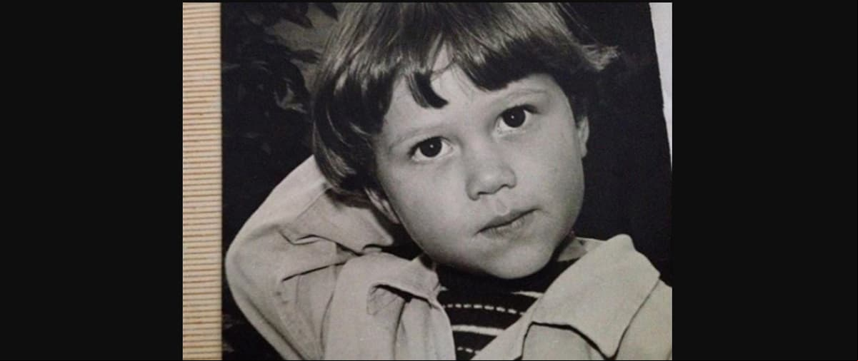 Matías Novoa es el compañero de melodrama de Michelle Renaud y su foto de niño deja a más de uno impresionado, pues luce irreconocible.