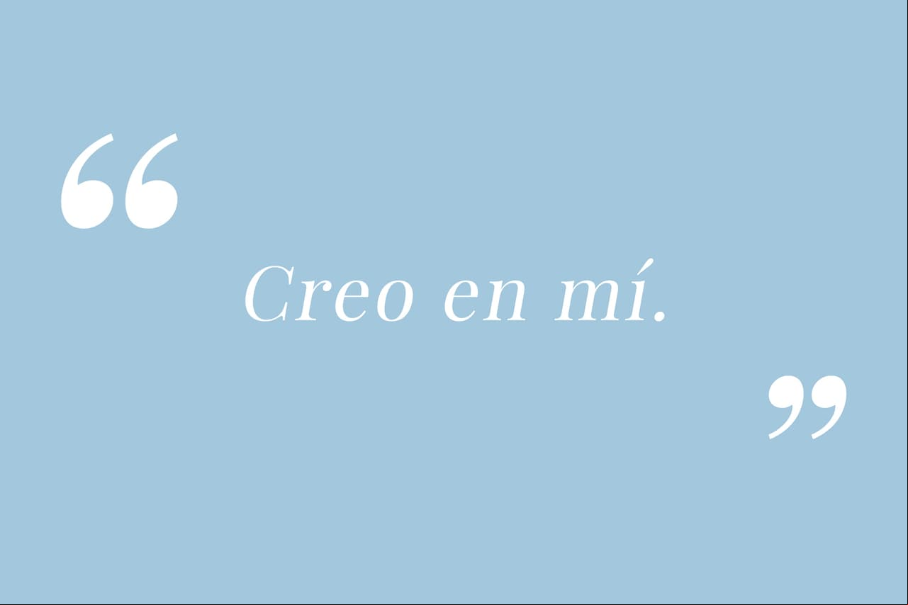 Esta frase pretende mitigar ese sentimiento que nos frena y que muchas veces dos deja congelados: el miedo. Está bien equivocarse. Lo que no es correcto es frenar, parar, quedarse congelado. Comprométete contigo mismo, con tus habilidades, con tus fallos y confía en ti.