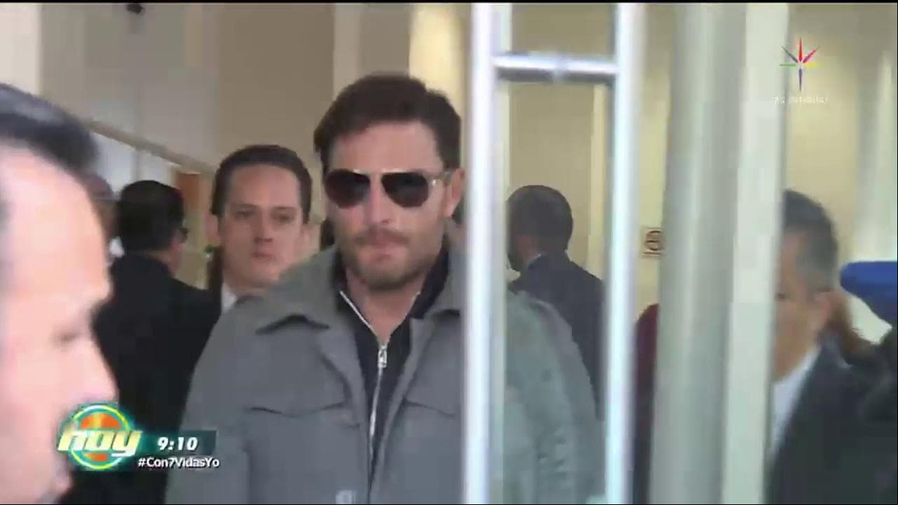 Julián Gil paga más de 50 mil pesos por pensión de Matías